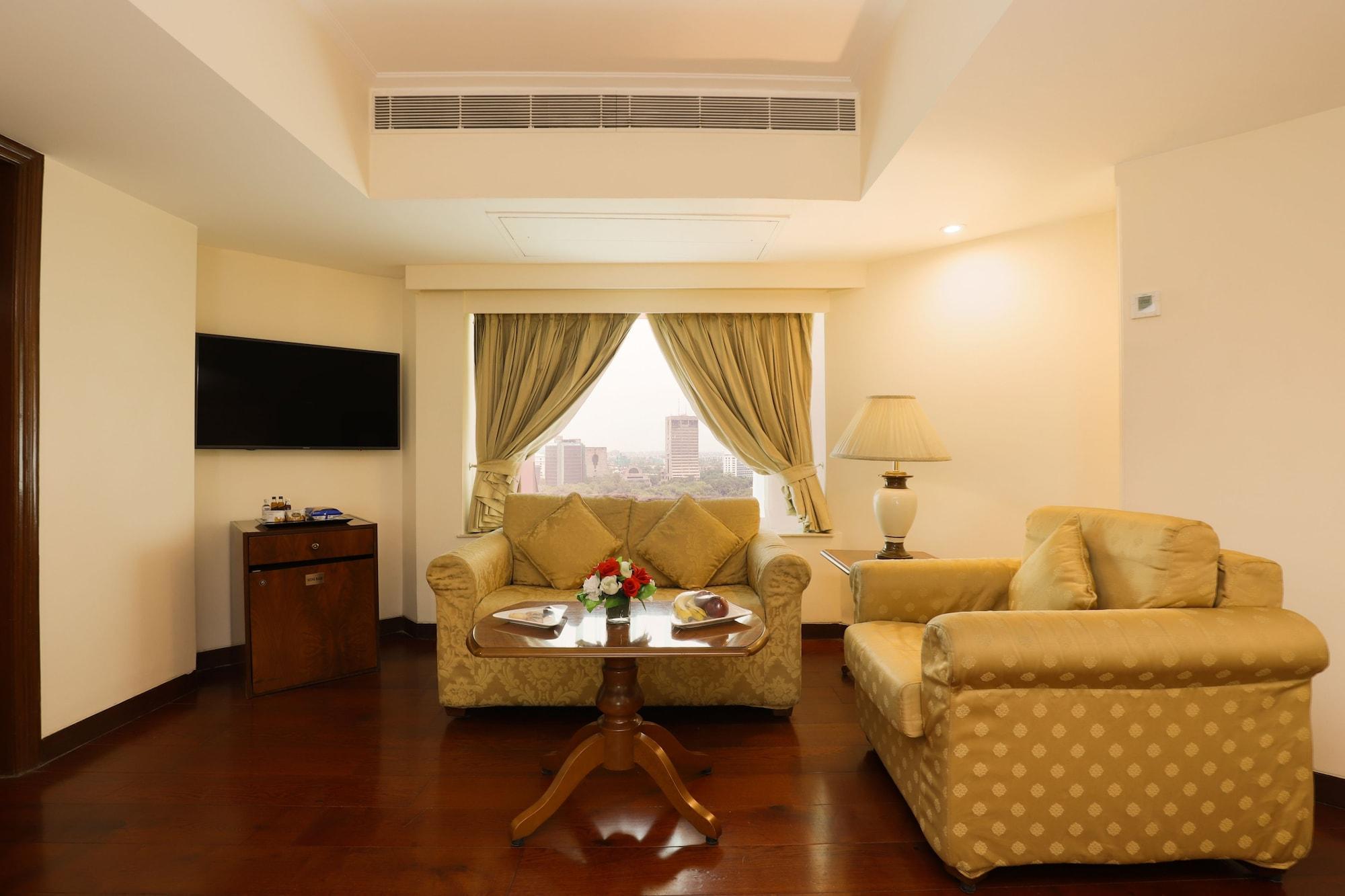The Royal Plaza होटल 4*