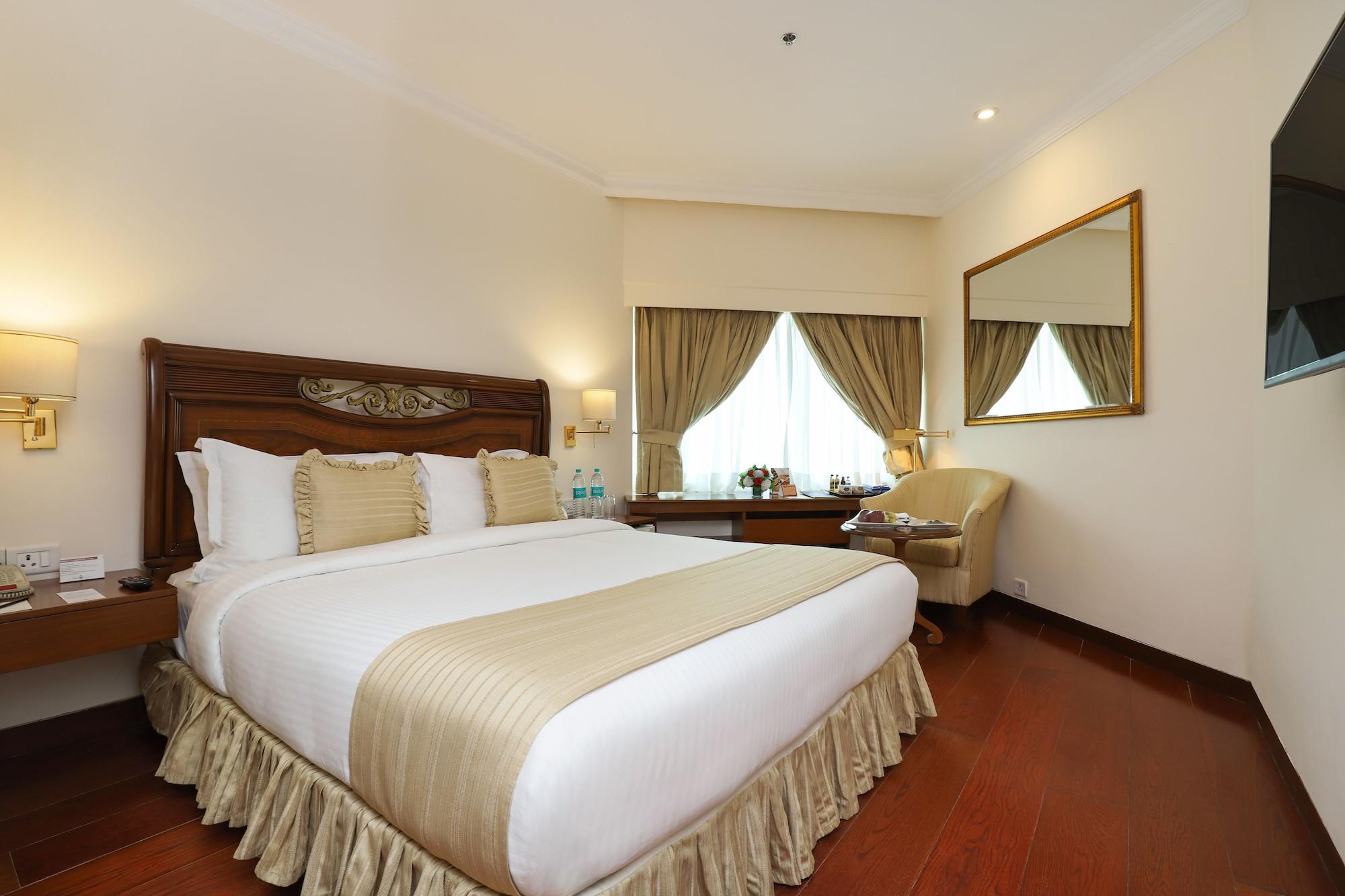 The Royal Plaza होटल 4*