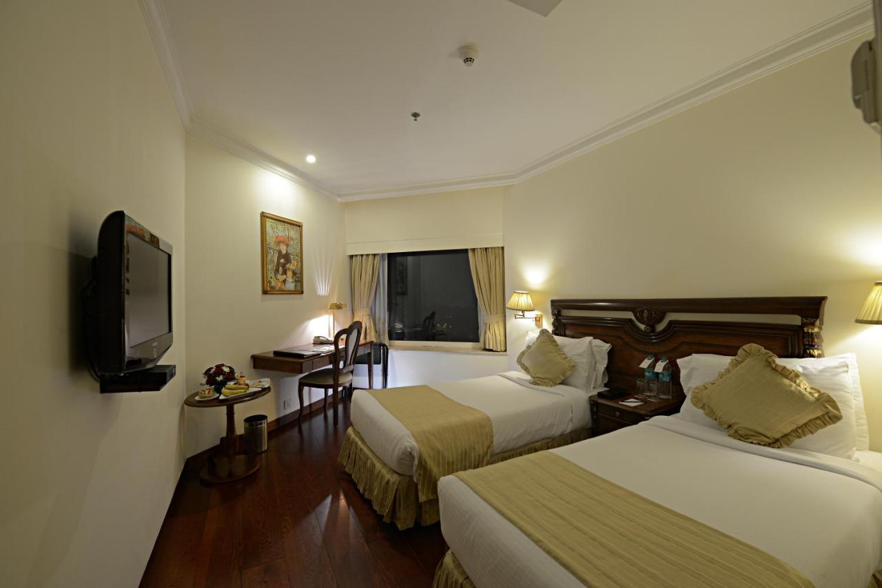 होटल The Royal Plaza 4*